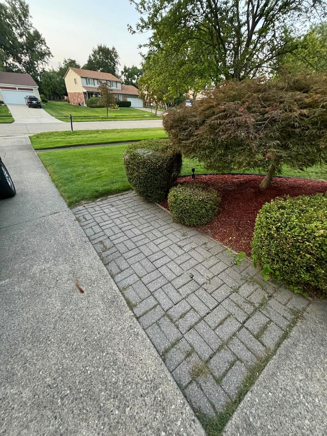 26256 Meadowbrook Way, Lathrup Village, MI 48076 - photo 4