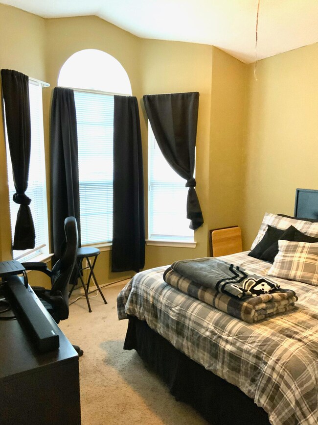 741 Desert Star Dr, Horizon City, TX 79928 - photo 5