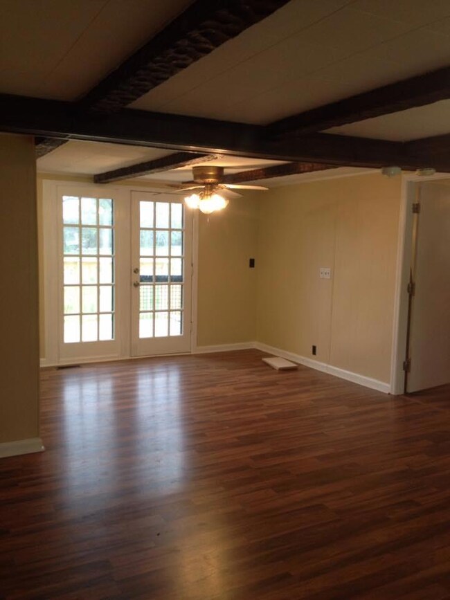 living combo looking at dinning  Area