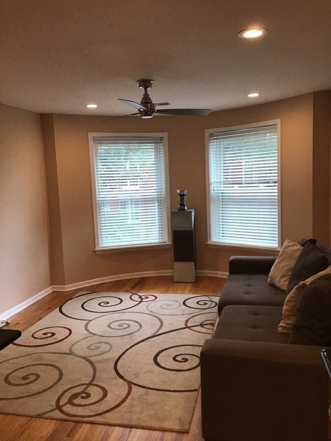 4629 S Langley Ave unit 2, Chicago, IL 60653 - photo 2