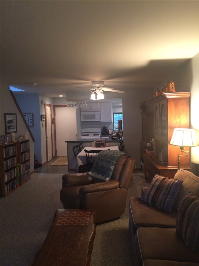 55-2 Fairway Dr unit 2, Ashland, NH 03217 - photo 3