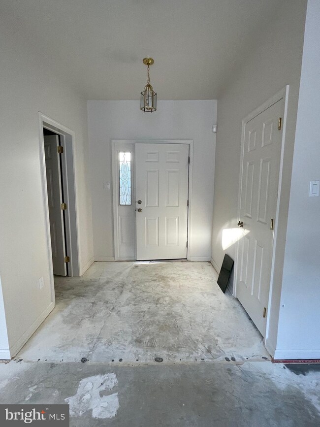 1705 W Fox Brushs Way unit 303, Glen Mills, PA 19342 - photo 3