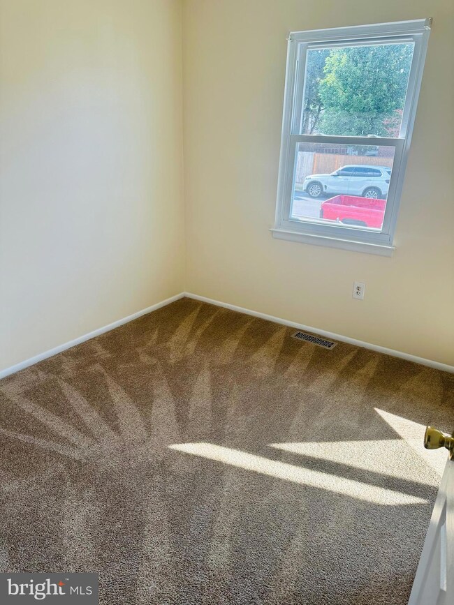 920 Philip Powers Dr, Laurel, MD 20707 - photo 7