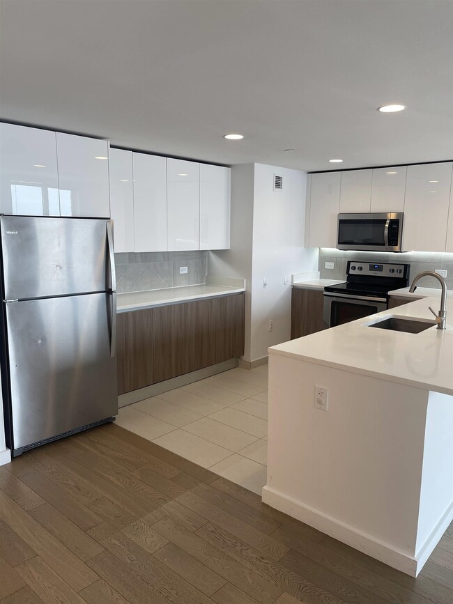 25 Park Ln S unit PH03, Jersey City, NJ 07310 - photo 7