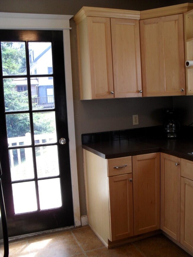 Hwy 101 Nehalem Kitchen thumbnail_14FCD5