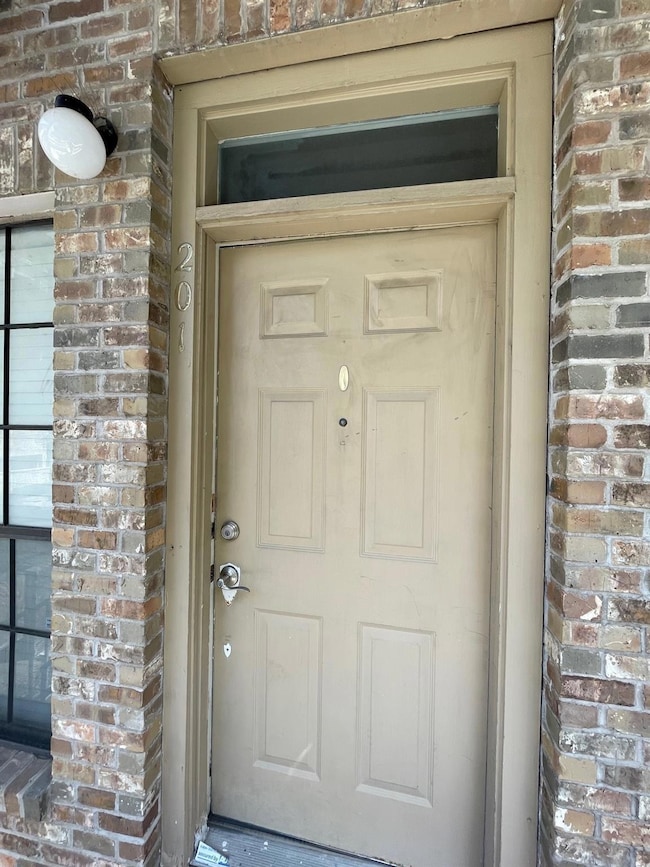 715 W 22 1 2 St unit 201, Austin, TX 78705 - photo 3