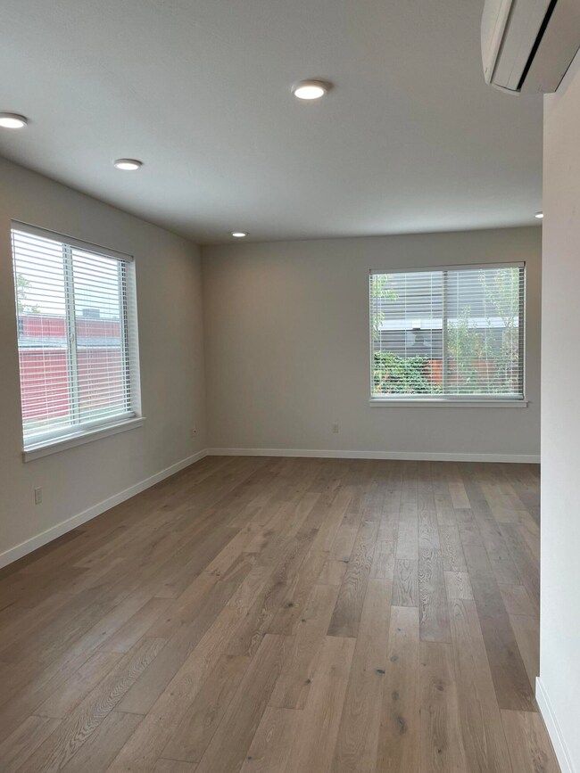 Living room 122 William Way