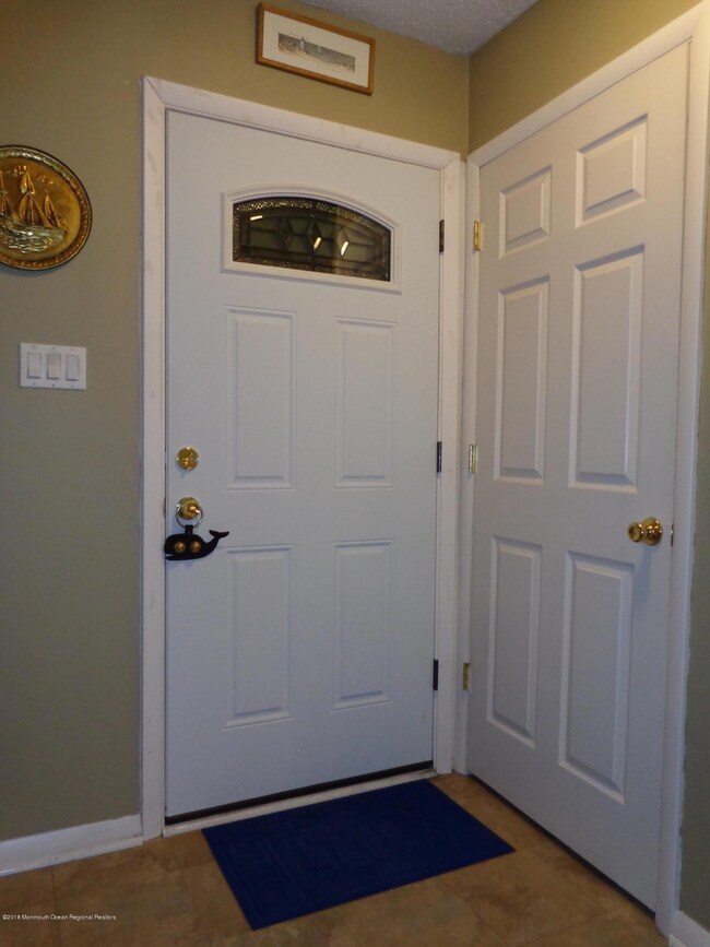 18 Chesapeake Foyer