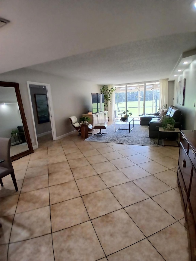 907 Cypress Terrace unit 104, Pompano Beach, FL 33069 - photo 7