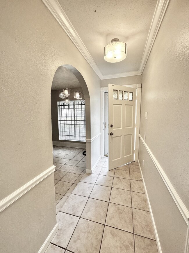 1503 W Donovan St, Houston, TX 77091 - photo 3