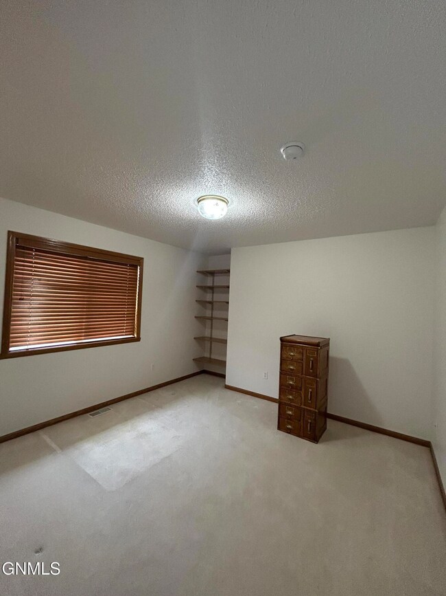 1511 3rd St SE unit 305, Jamestown, ND 58401 - photo 5