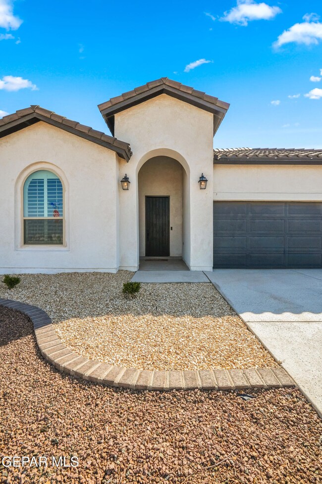 874 Harpendem Dr, Horizon City, TX 79928 - photo 5