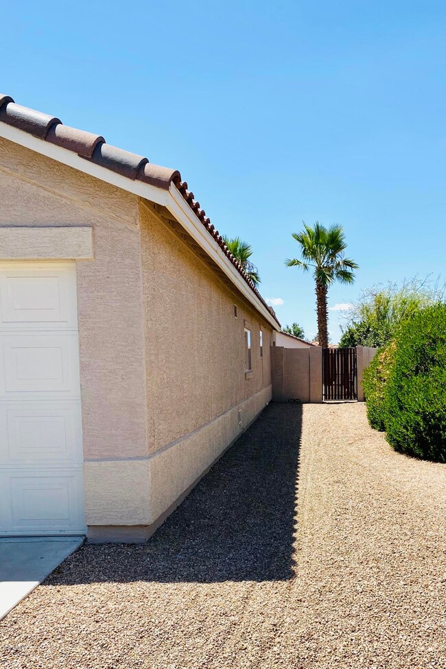 8443 E Milagro Cir, Mesa, AZ 85209 - photo 2