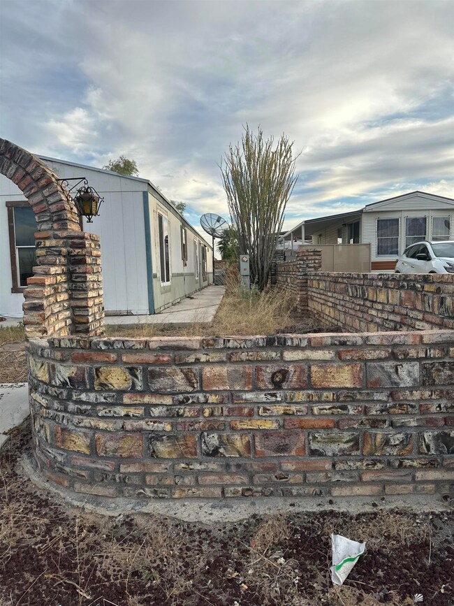 13707 E 49th Ln, Fortuna Foothills, AZ 85367 - photo 5