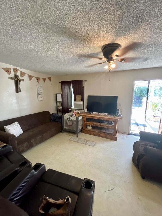 FDB0B49F-FA8C-40E6-80A5-573D056902D8