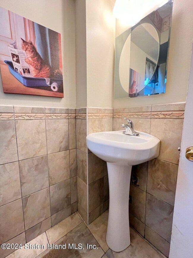 393 Montreal Ave, Staten Island, NY 10306 - photo 6