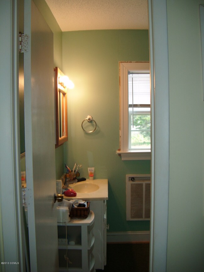 222 Frost Ln, Salter Path, NC 28575 - photo 7