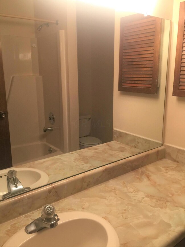 7592 Pickett Ln unit 13, Columbus, OH 43235 - photo 5