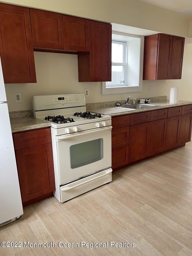 13 Beachway Ave unit 2, Keansburg, NJ 07734 - photo 5