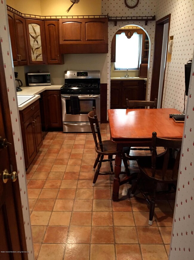 11 Cubberly Place, Staten Island, NY 10306 - photo 7