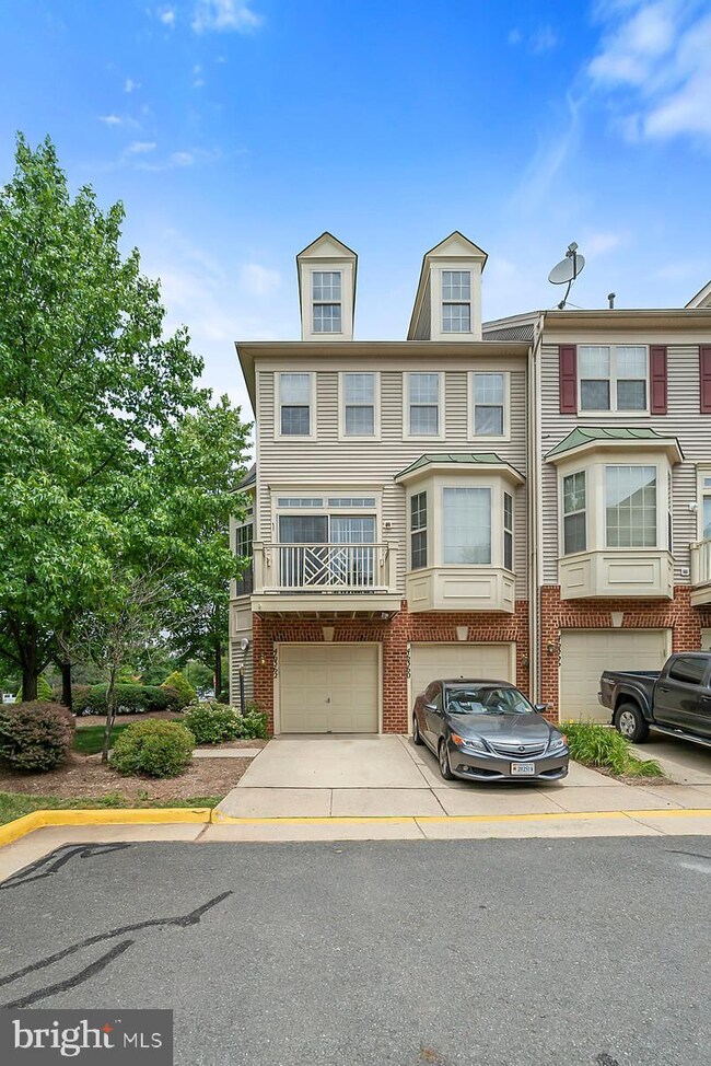 46362 Monocacy Square, Sterling, VA 20165 - photo 2