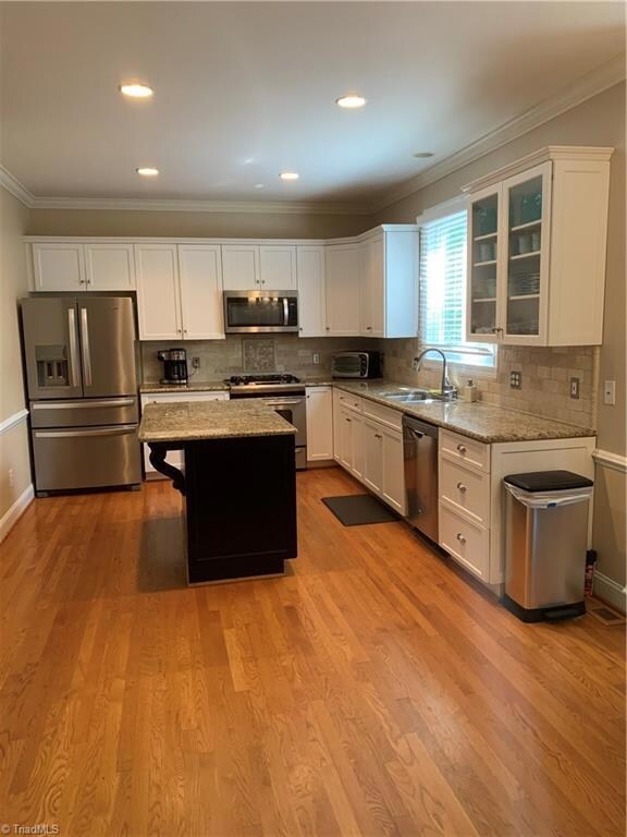 New kitchen cabinets with granite