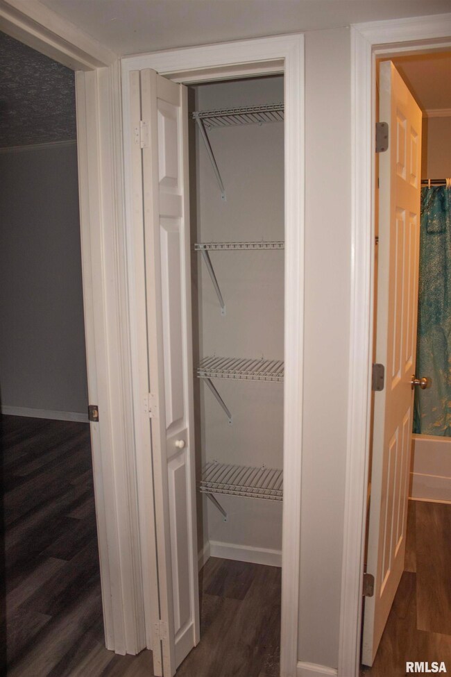 2539 W Monroe St, Springfield, IL 62704 - photo 5