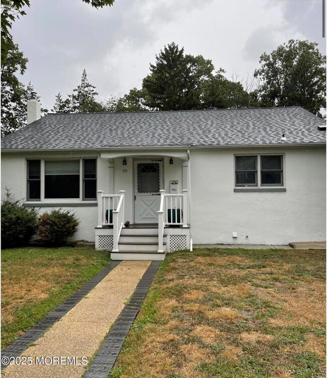 295 Roosevelt Ave, Oakhurst, NJ 07755 - photo 2