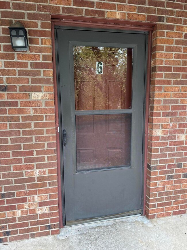 128 Charles Street, Apt 6 1