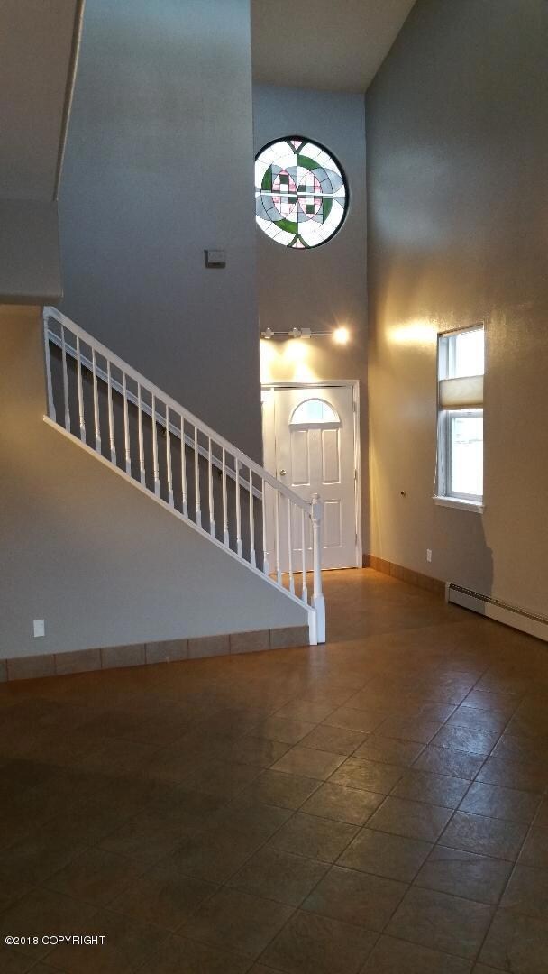 Main entryway with cathedral ceil
