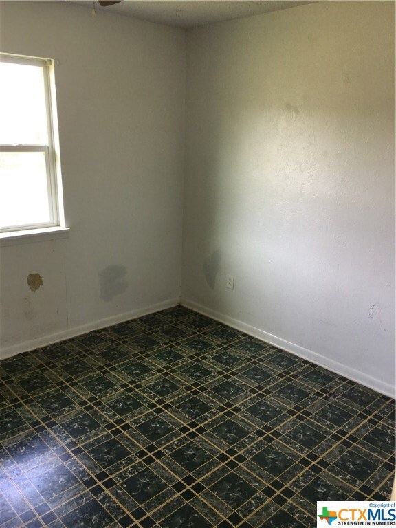 922 Randa St, Copperas Cove, TX 76522 - photo 7