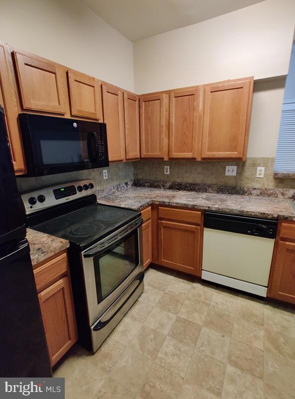 7420 Hindon Cir unit 102, Windsor Mill, MD 21244 - photo 2