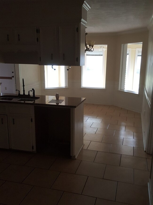 KITCHEN AND DINING COMBO