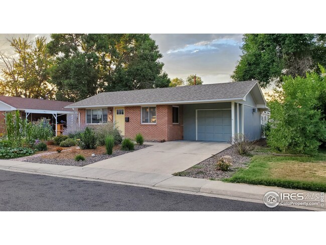 Oversized 1-car attached garage