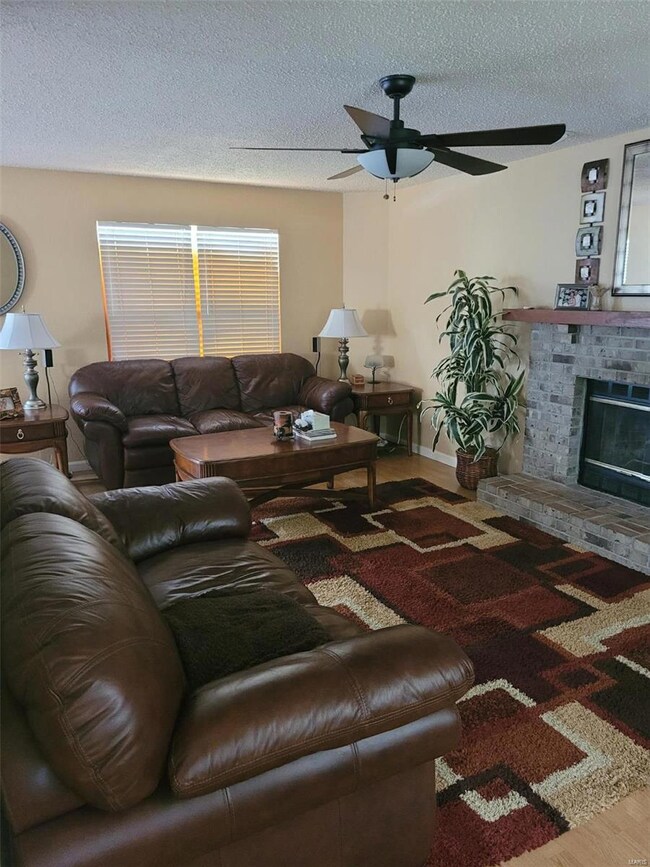 1219 Jacquelyn Ct, Maryville, IL 62062 - photo 3