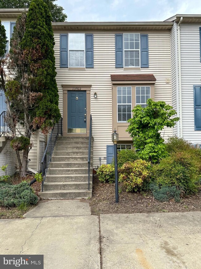 13922 Winding Ridge Ln, Centreville, VA 20121 - photo 2