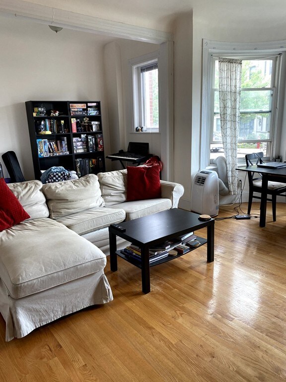 891 Massachusetts Ave unit 1, Cambridge, MA 02139 - photo 3