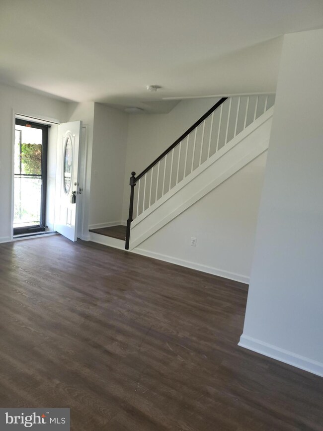 1008 Andover Rd, Baltimore, MD 21218 - photo 2