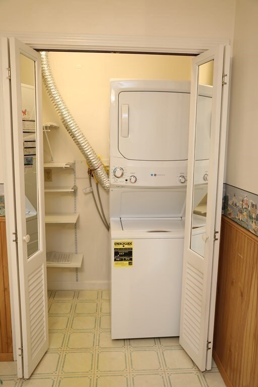 13 Dallas Dr unit 202, Dracut, MA 01826 - photo 5