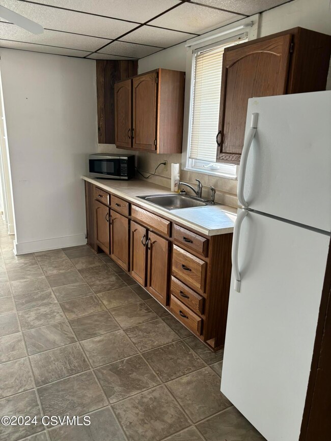 309 N Broad St, Selinsgrove, PA 17870 - photo 4