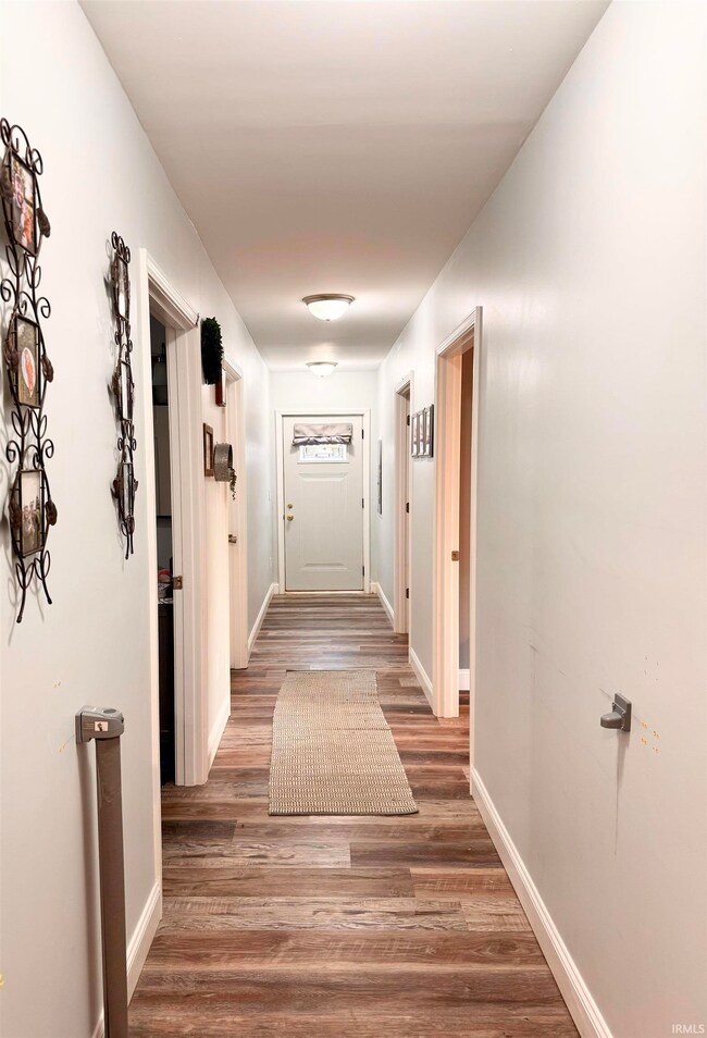 908 Pearl St, Covington, IN 47932 - photo 6