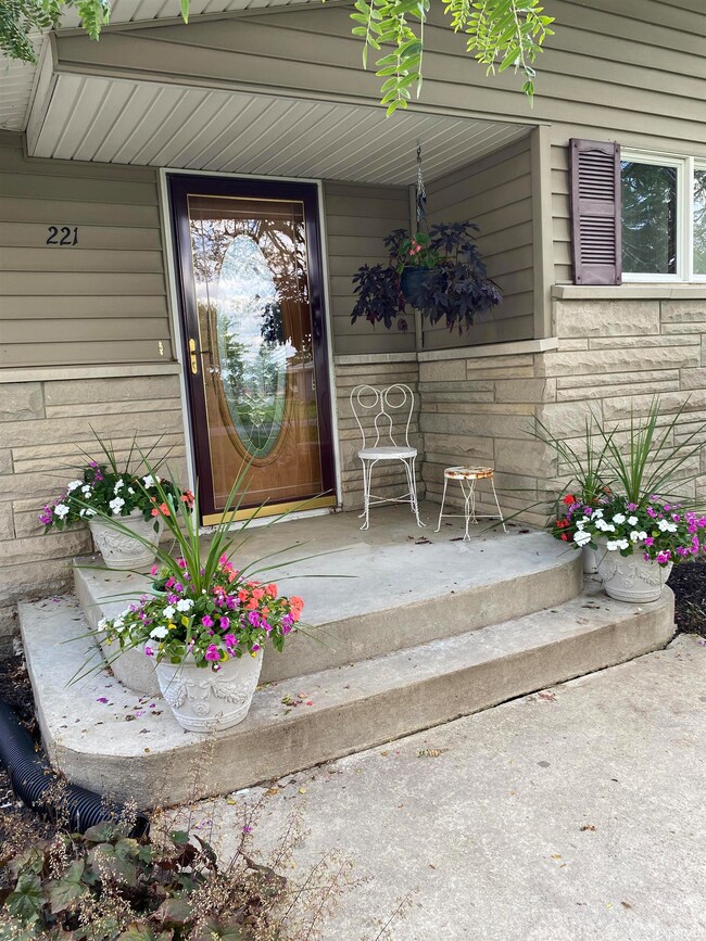 221 W Jackson St, Monroe, IN 46772 - photo 6