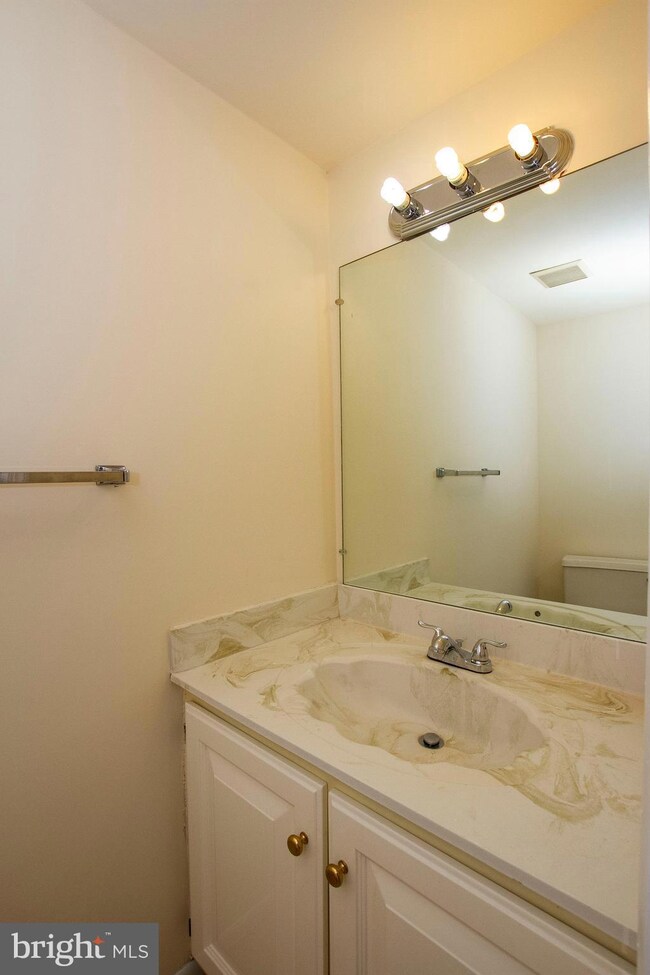 21 Valley Crossing Cir, Cockeysville, MD 21030 - photo 6