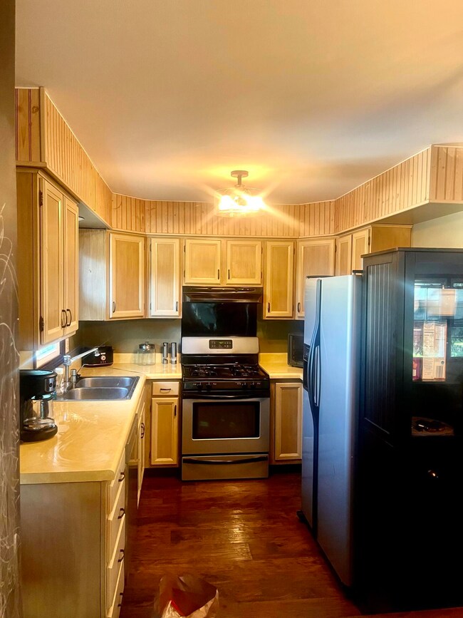 96 Hickory Ave, Hebron, IN 46341 - photo 5