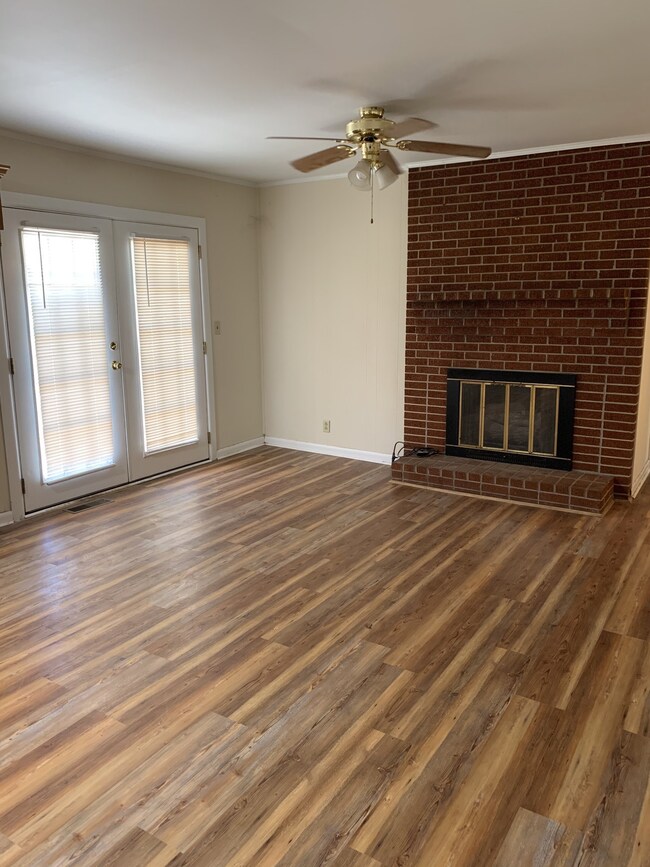 1010 Keylon St, Manchester, TN 37355 - photo 7