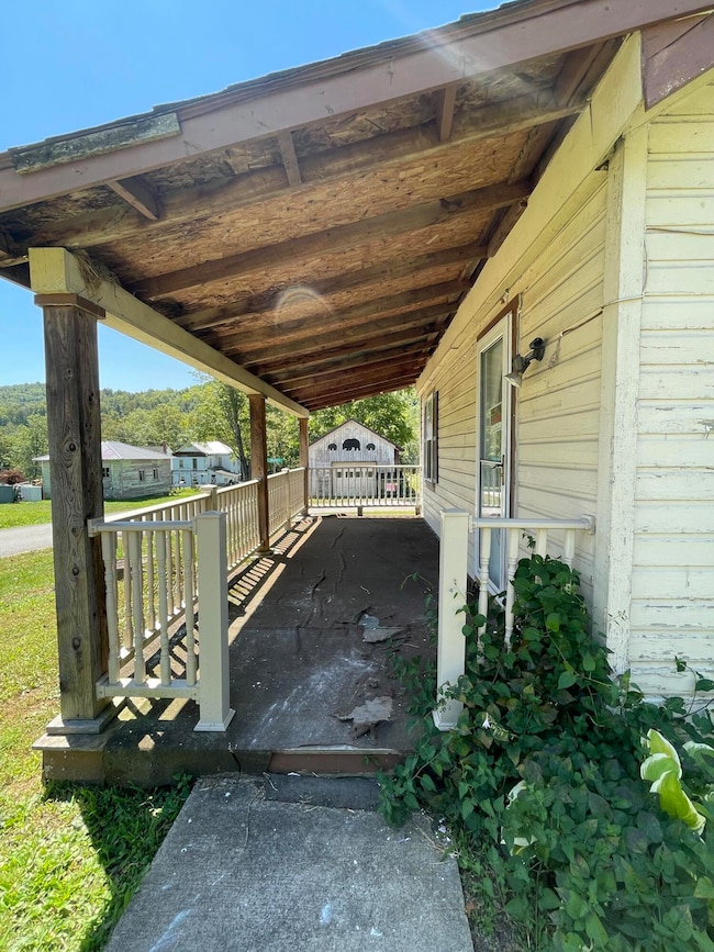 51 E Spruce St, Mahaffey, PA 15757 - photo 2