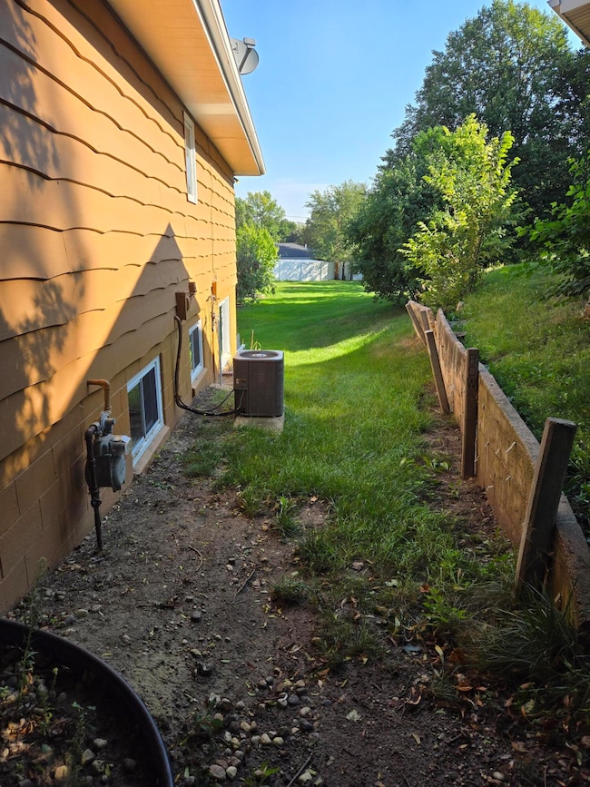 1002 Palmer Place, Mitchell, SD 57301 - photo 2
