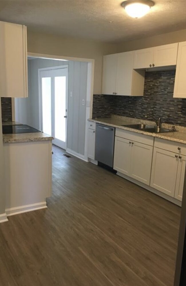 111 Wheeler St, Shelbyville, TN 37160 - photo 3