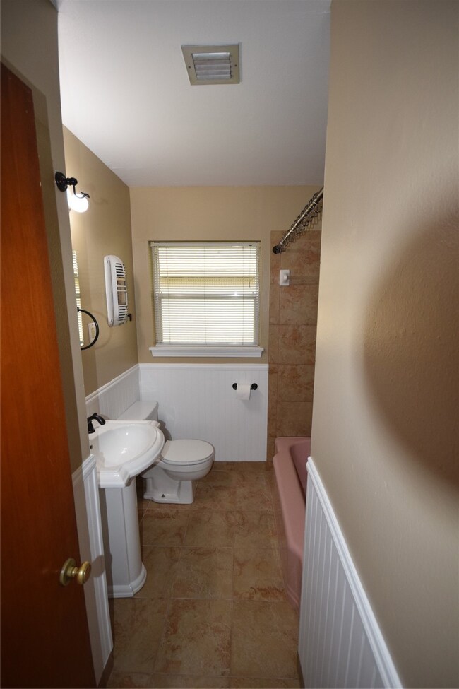 1010 W 31st St, Houston, TX 77018 - photo 6