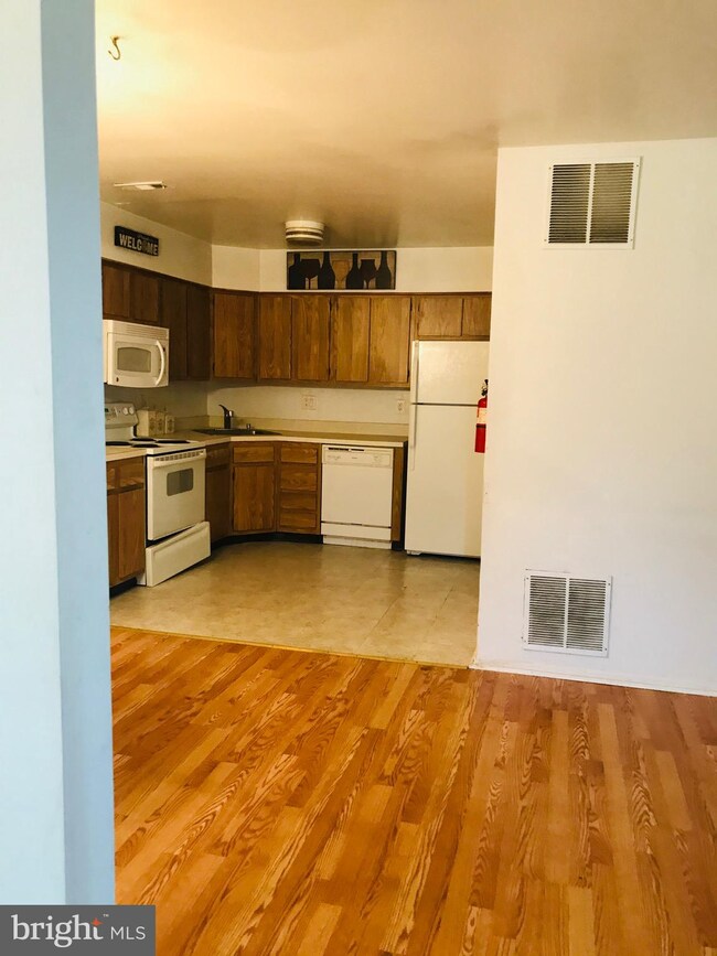 16 Brighton Place unit C3, Sewell, NJ 08080 - photo 3